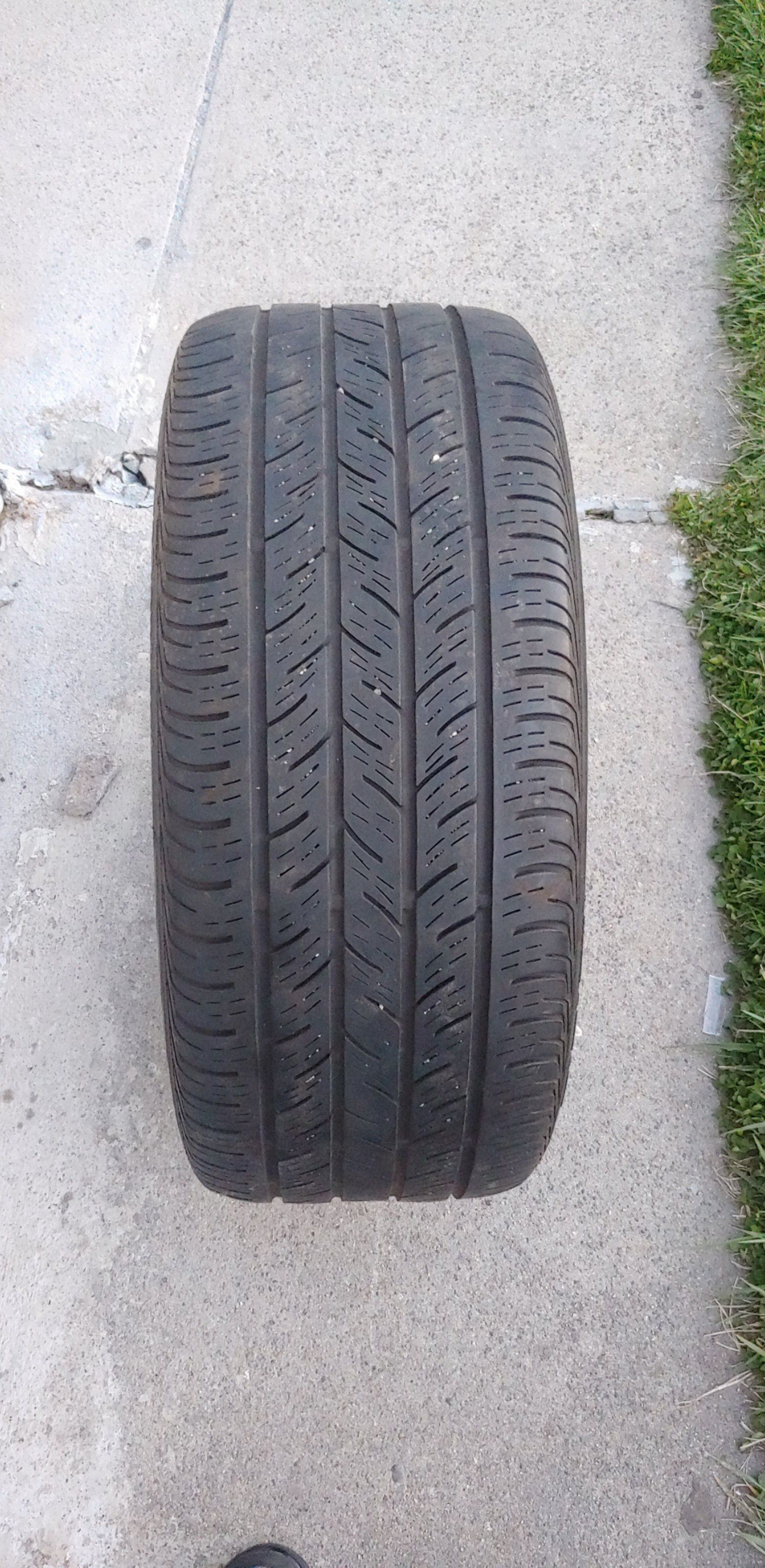 235/40/18 Continental tire