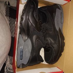 Size 12 Nike Air Max Excee 