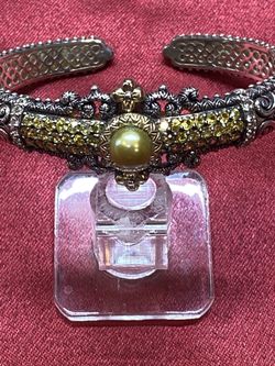 Exquisite Barbara Bixby Olive Pearl Yellow Sapphire Sterling Silver 18K Gold Cuff Bracelet