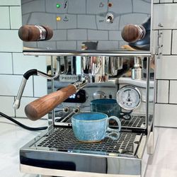 Profitec Pro 300  Espresso
Machine w/ upgrades