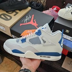 Air Jordan 4 Military Blue 
