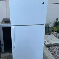 GE Fridge 