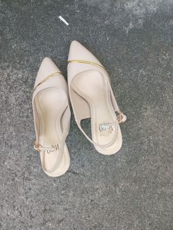 Heels :
Women’s Mudd Nude Patent Slingback Heels – Gold Detail