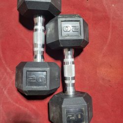 SET OF 20LB.  RUBBER COATED HEXHEAD DUMBBELLS TOTAL 40LBs  
11525 S HALSTED DUNKIN DONUTS/7111.S WESTERN WALGREENS  
40$  CASH ONLY AS IS.
