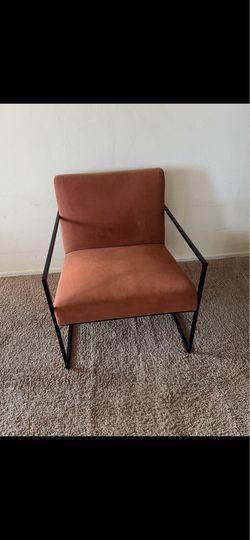 Modern accent chair in great coy