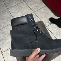 Black Timberland Size 8.5