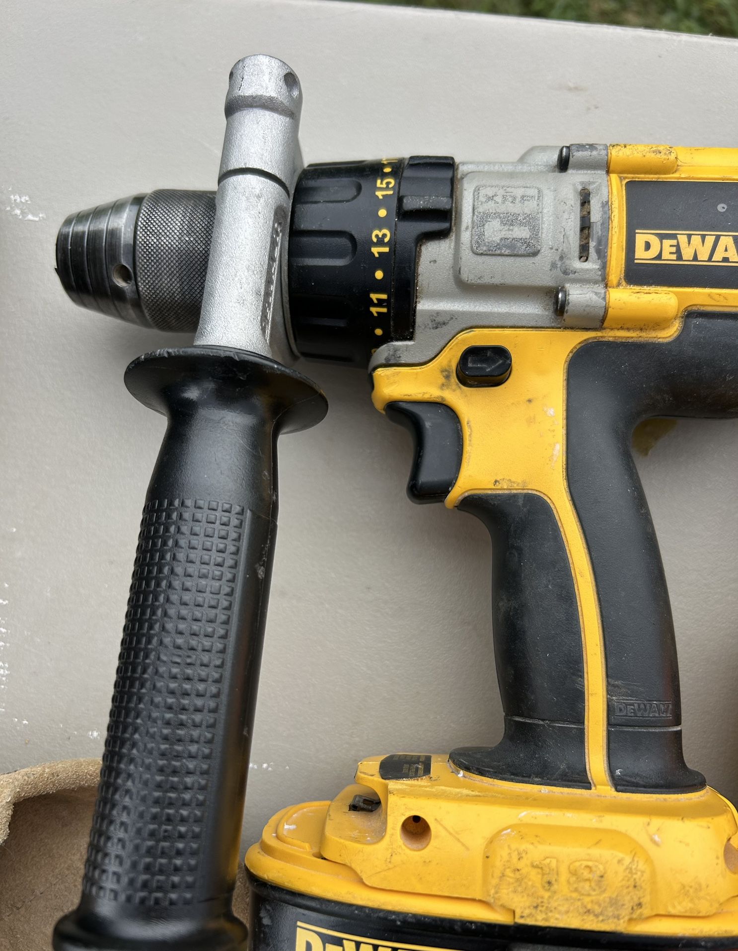 De Walt DCD950 18V XRP 1/2" Hammer Drill Driver and HANDLE