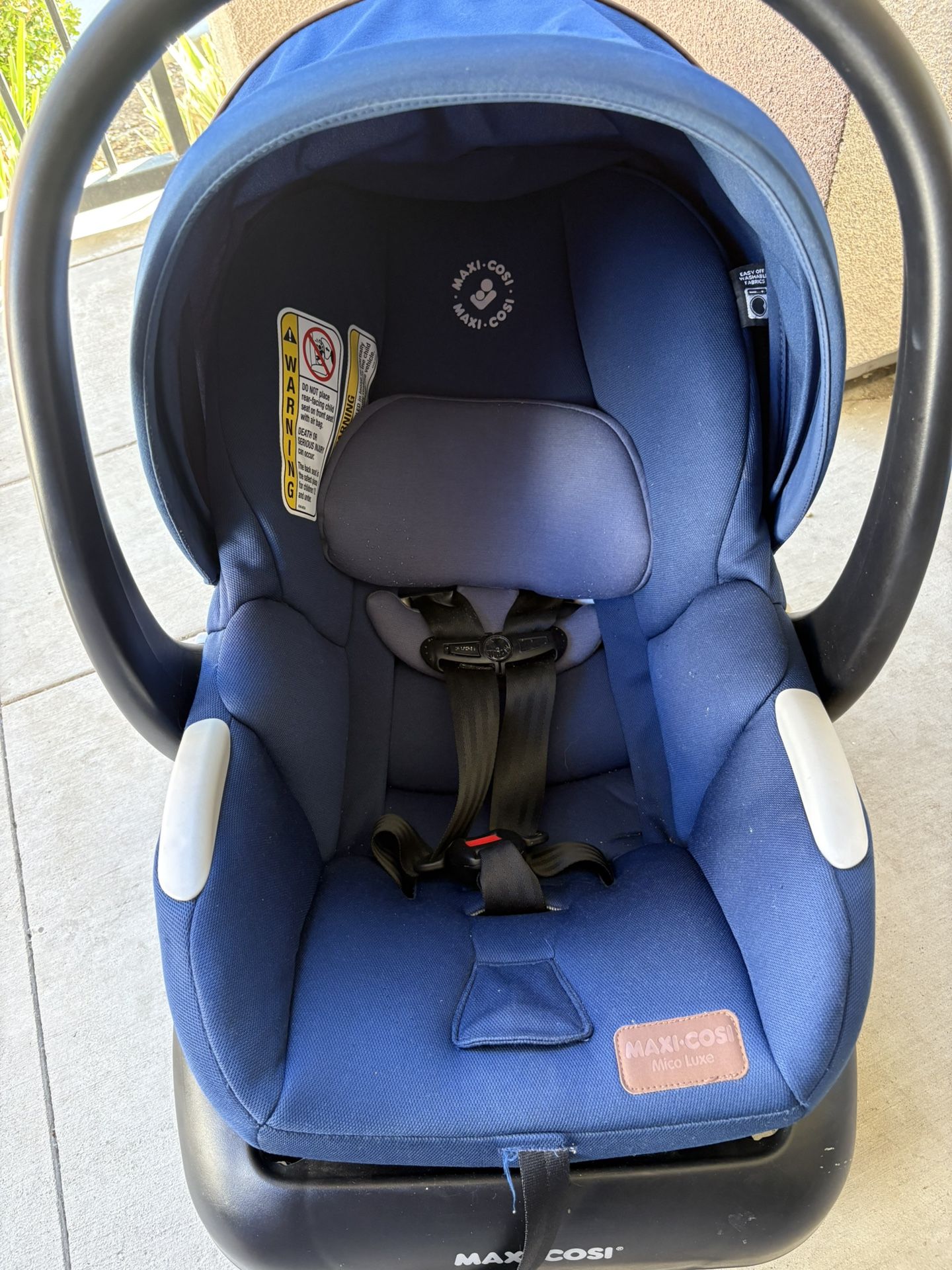 Maxi cosi Zelle Luxe Stroller & (car seat With Base)