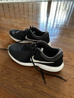 Nike Revolution 4 Sneakers Size 10