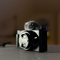 Sony ZV-1F w/ Accessories 