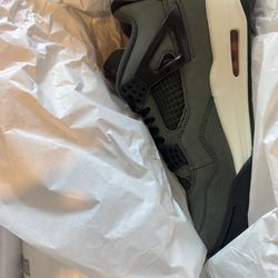 DS Jordan 4 x Undefeated Size 8.5