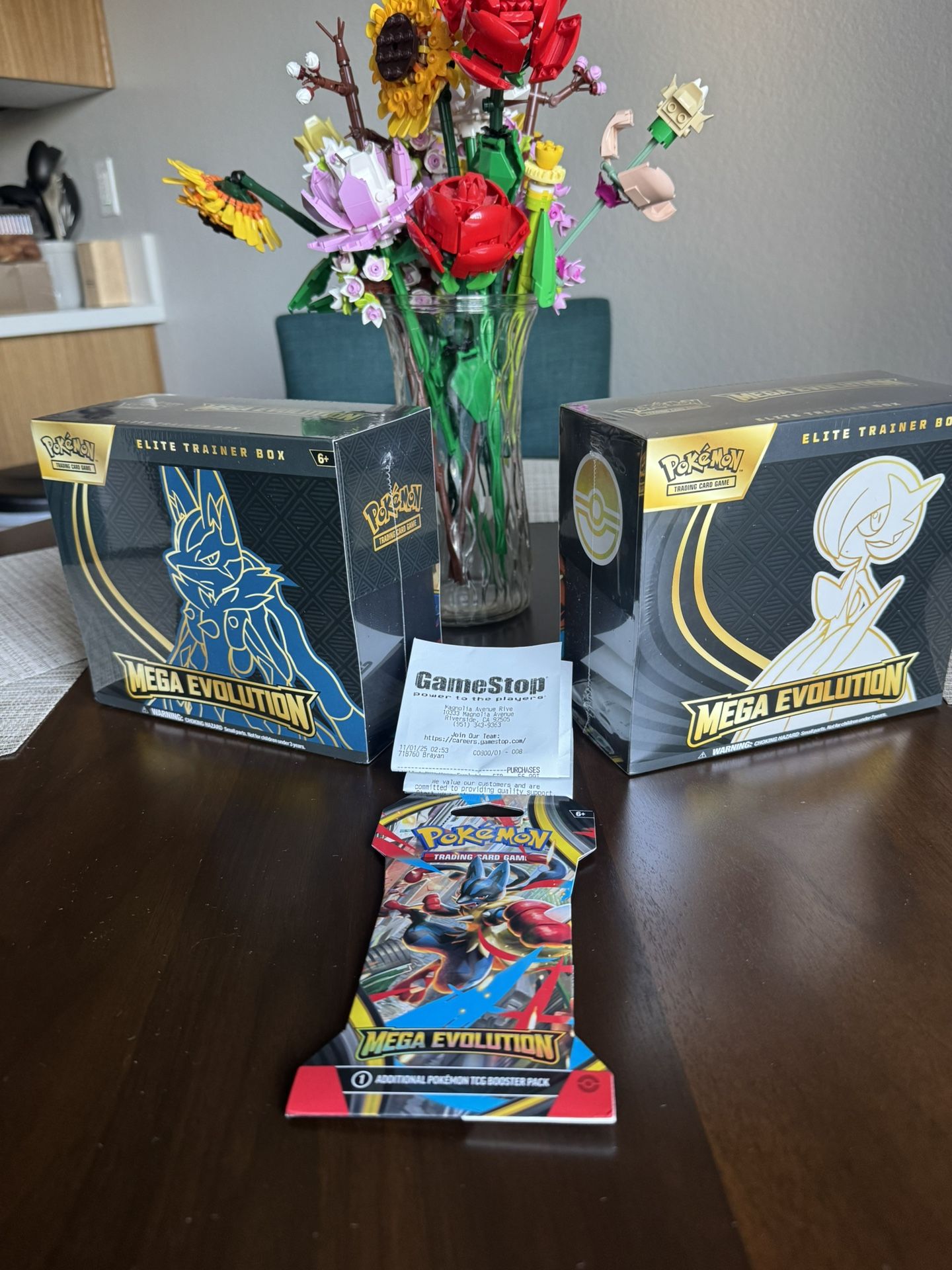 POKÉMON MEGA EVOLUTION BUNDLE