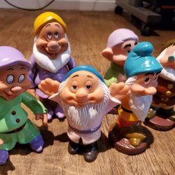 Vintage Snow white dwarfs lot