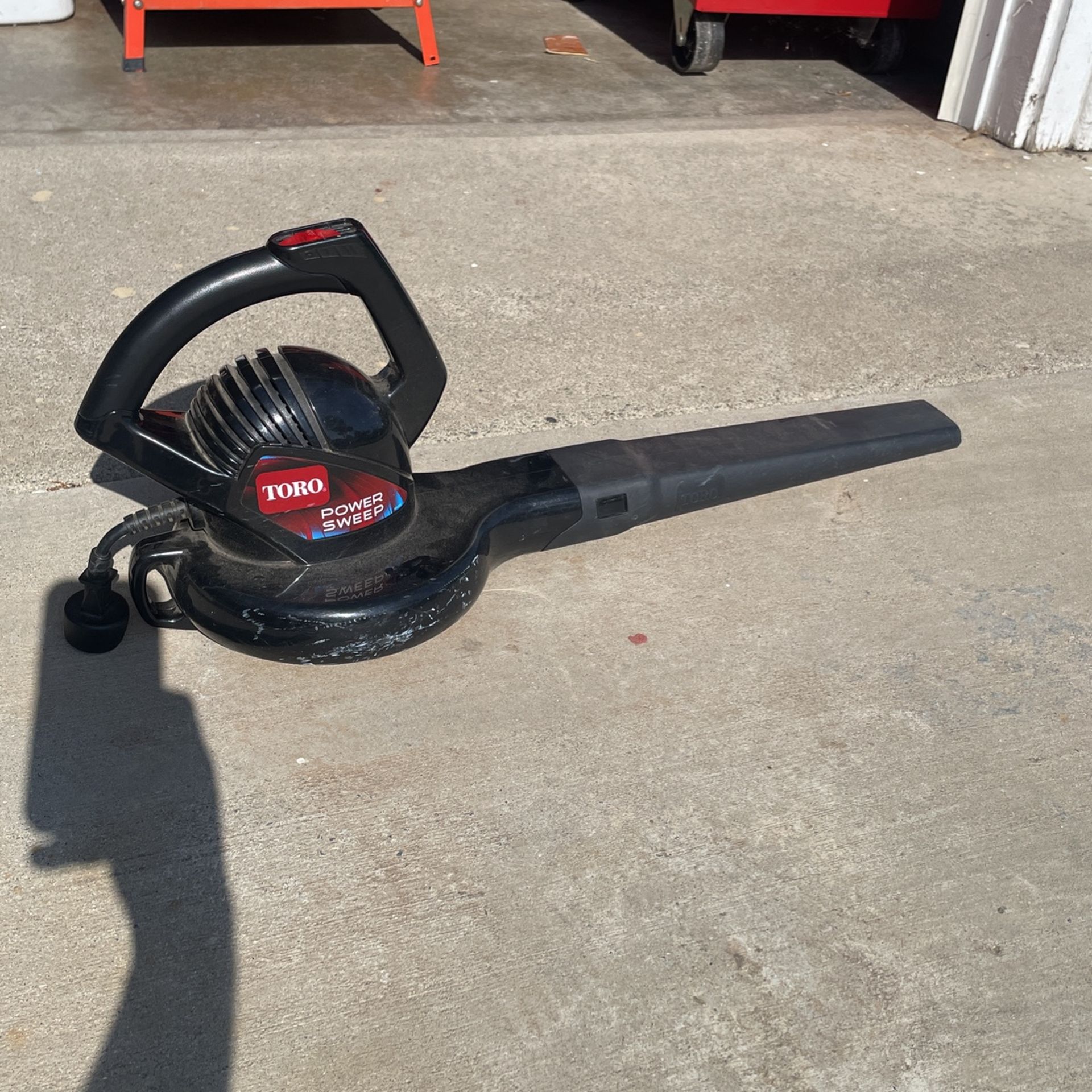 Leaf Blower