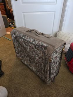 Suitcase, Rolling