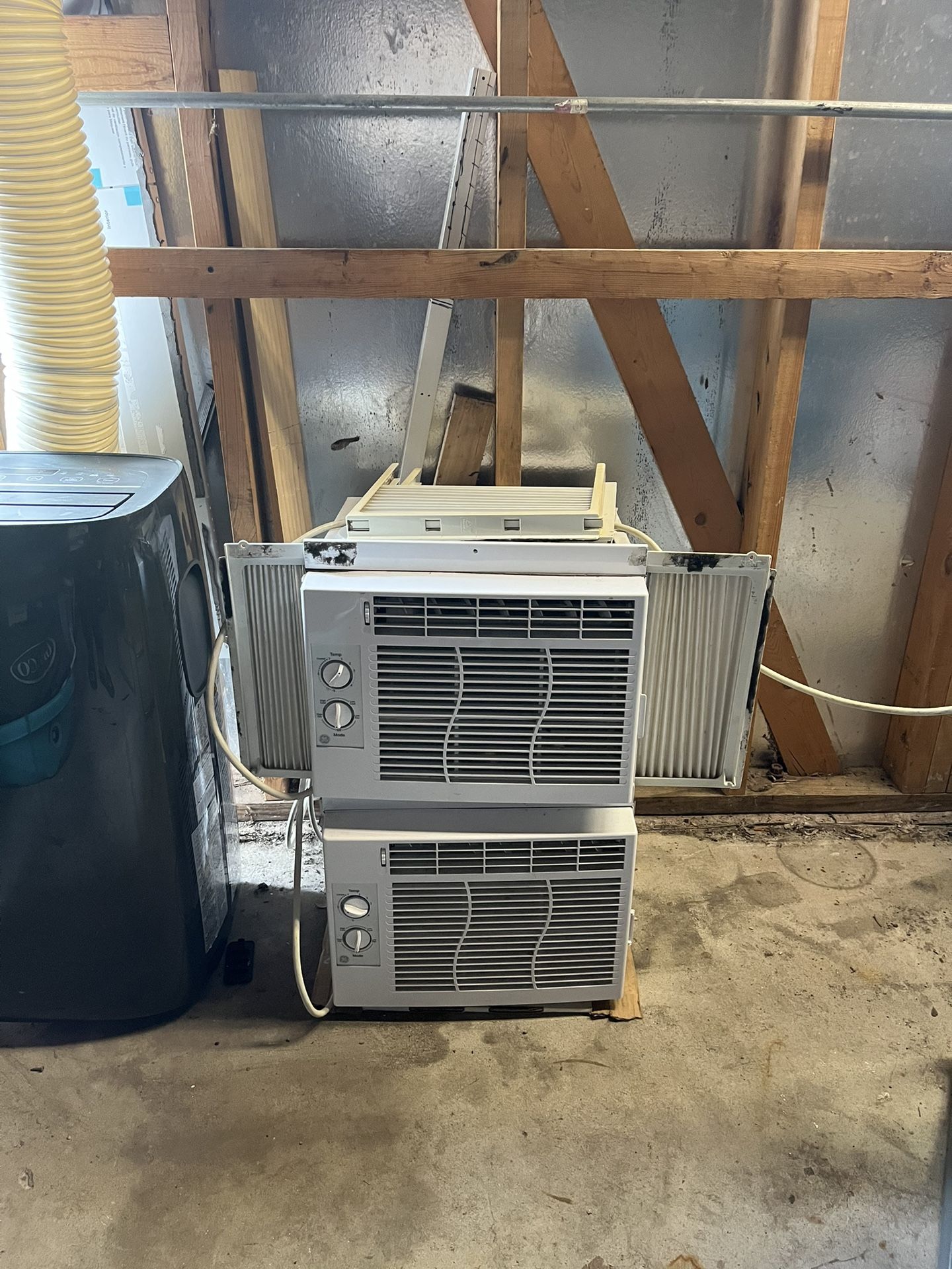 GE 5100 BTU 115V Window AC Cools 150 Sq.Ft