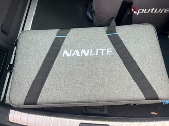 Nanlite Pavoslim 120b LED panel light