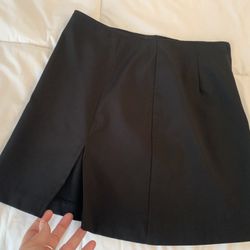 Little Black Skirt 