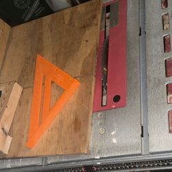 Saw Table Saw With Extra 