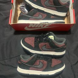 nike dunk low burgundy fleece 