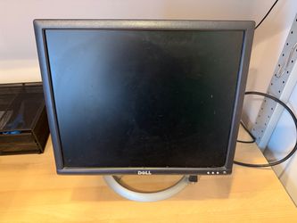 Dell UltraSharp LCD Monitor (Square 4:3) - Complete with VGA & Power Cables