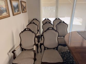 8 Chairs Henredon Italian Provincial Carved Walnut.