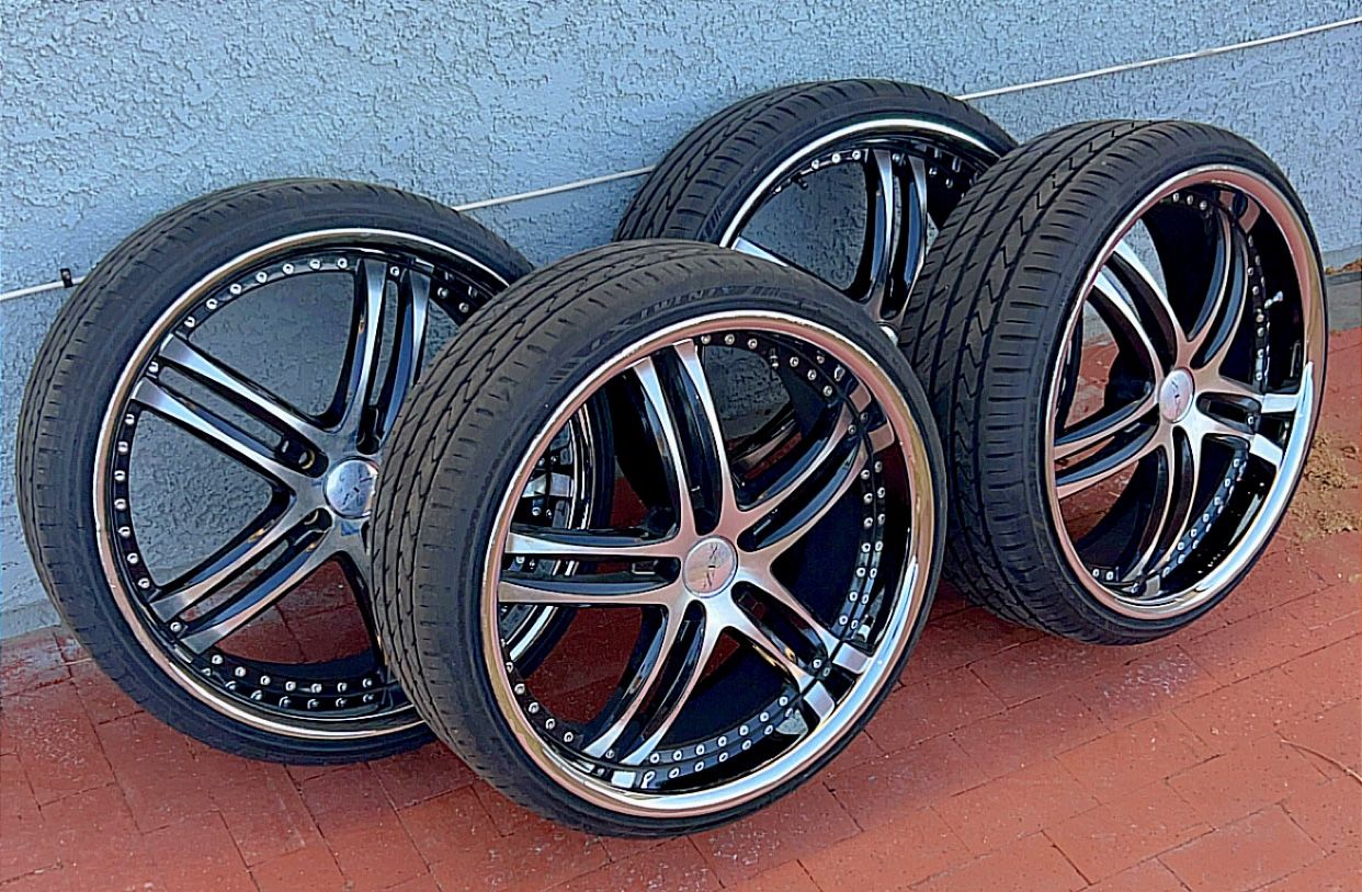 Xix 22 Inch Rims XIX chrome And Black Wheels Size 22 for Sale in Henderson, NV - OfferUp