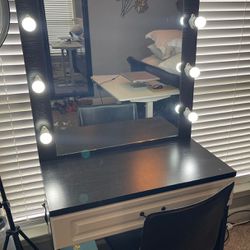 Beautiful Like New Beauty Vanity