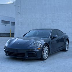 2018 Porsche Panamera 4 