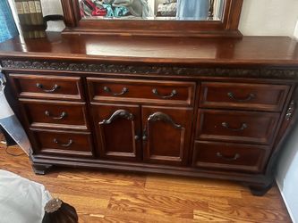 Queen solid wood bedroom set