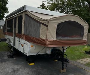 Pop up Camper RV. 2011 Forest River, Palomino M. Series 6149. Great condition. Toilet and shower