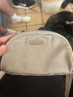 Coach Signature Cosmetic Pouch limited edition Estee launder holiday 2010