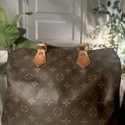 Authentic Louis Vuitton Speedy 30