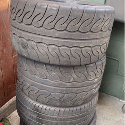285/30/18 two tires in good condition