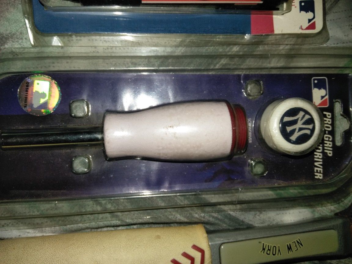 New York Yankees screwdriver with bits