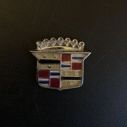 Cadillac Chrome Metal Front Hood Emblem Badge Logo. Dimensions are 1”inch Tall by 1.25” Inches Wide. Look 👀 Pictures for details $50.00