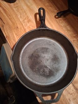 Lodge cast iron 10in