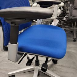 Lightly Used Steelcase Amia Chair