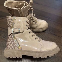 Like New Girls Boots DKNY, Size 2us