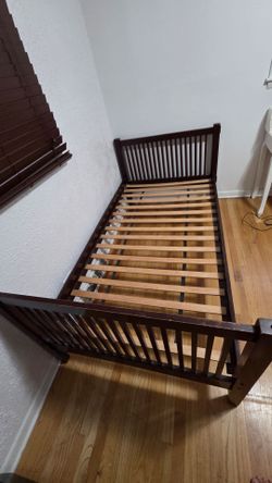 Twin size bed