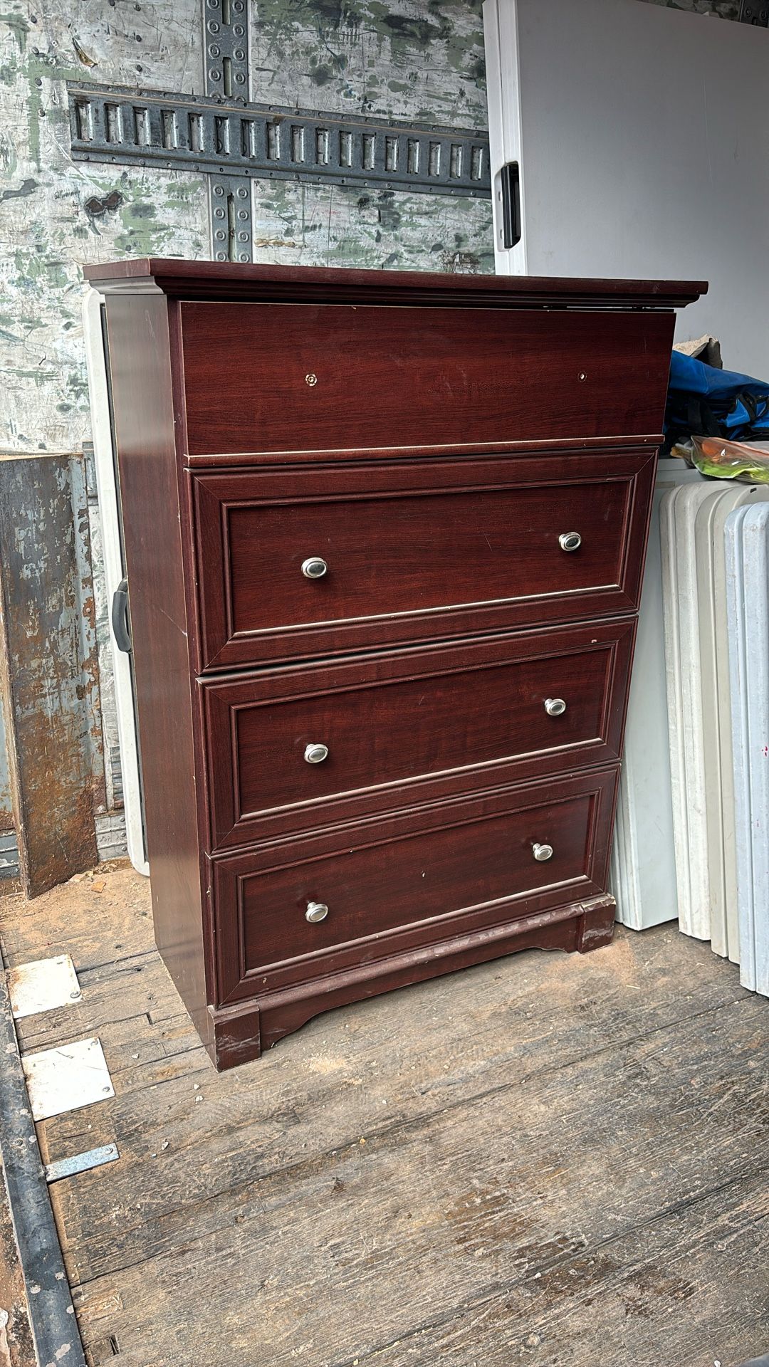 Dresser