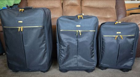 Black Luggage Set