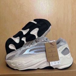 Adidas Yeezy Boost 700 V2 Static EF2829 Size 7.5 Brand New 