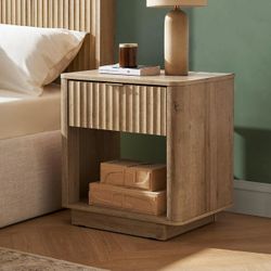 Night Stand, Modern Farmhouse Nightstand, Small Side, Bedside Table with Drawer, End Table with Storage, Fluted Panel, Curved Profile (Golden Oak, Sin