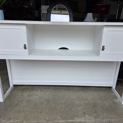 Desk hutch