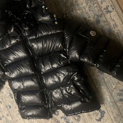 Moncler Men’s Puffer Medium
