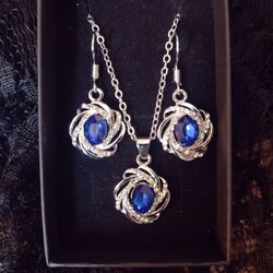 Beautiful Blue Stone Earring And Necklace Set