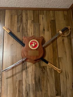USMC Marine Corps Crossed Swords Wall Display Plaque Wood Shield
