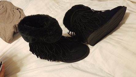 Black fur n fring ladies boots size 8