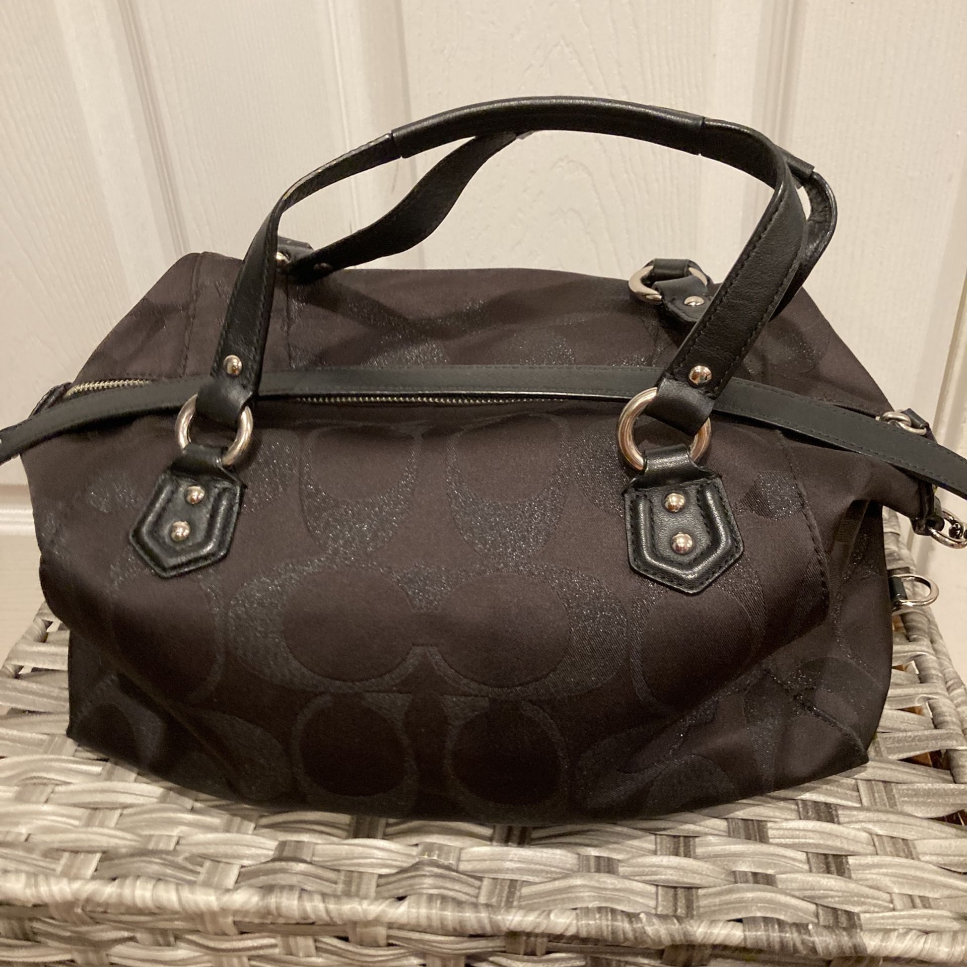 Purses Like New Clothing